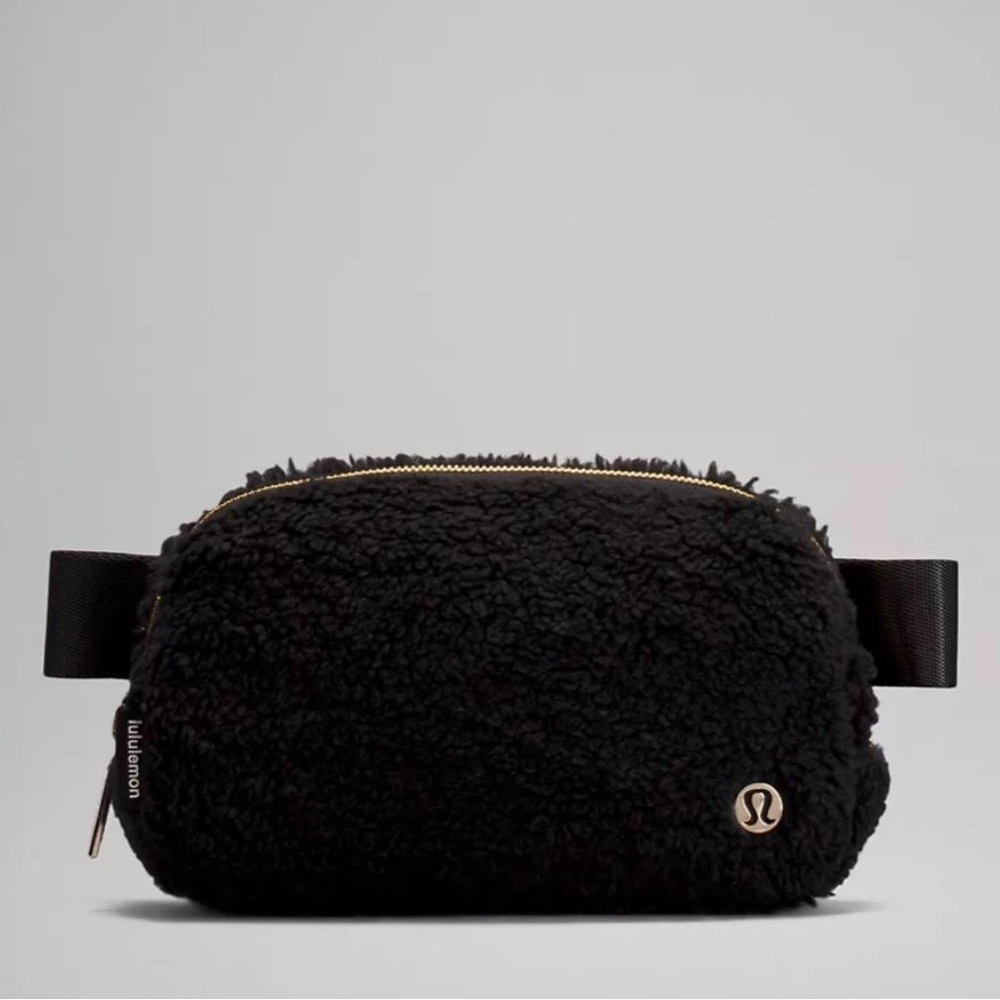Lululemon fleece everywhere belt bag
